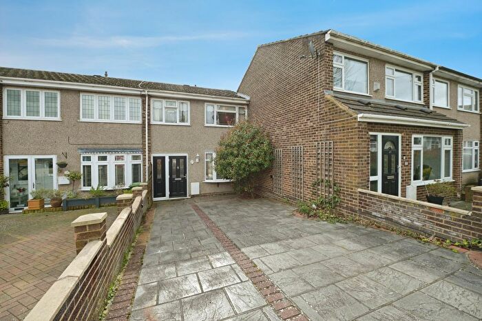 3 Bedroom Terraced House For Sale In Browne Close, Romford, RM5