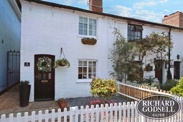 2 Bedroom Cottage For Sale In Christchurch Town Centre, BH23