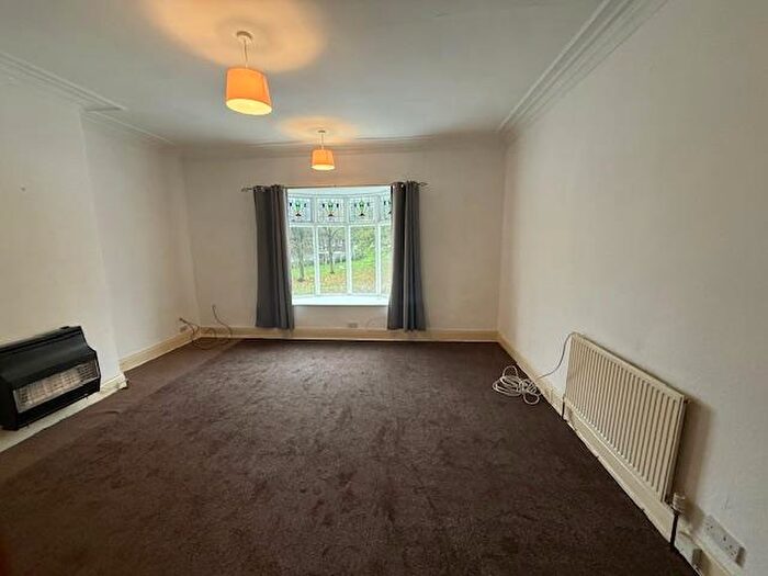 3 Bedroom Flat To Rent In Bradford Road, Shipley, Bradford, BD18