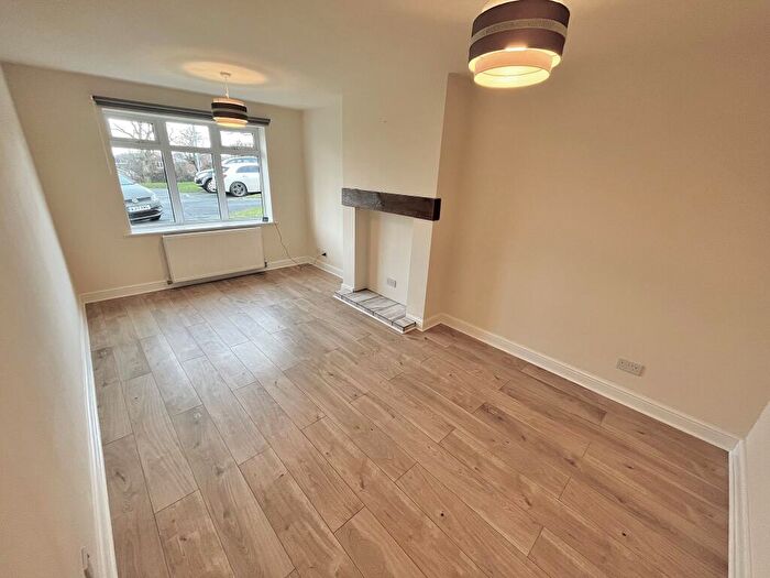 2 Bedroom Bungalow To Rent In Halstead Grove, Mapplewell, S75