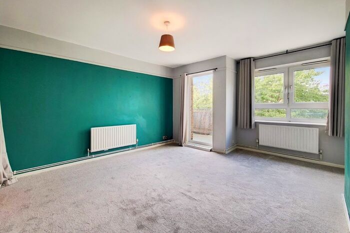 1 Bedroom Flat To Rent In Rochfort House, Grove Street, London, Greater London, SE8