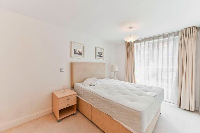 1 Bedroom Flat To Rent In Vauxhall Bridge Road, Pimlico, London, SW1V
