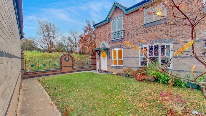 2 Bedroom Semi-Detached House To Rent In Weston Park Avenue, Burton-On-Trent, Staffordshire, DE14