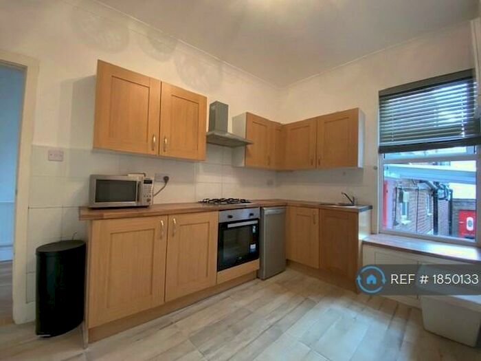 3 Bedroom Maisonette To Rent In South End Road, London, NW3