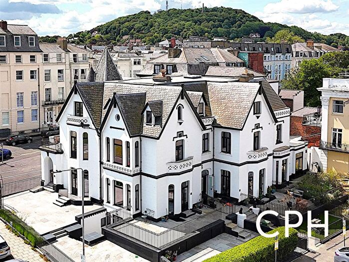 2 Bedroom Property For Sale In Esplanade, Scarborough, YO11