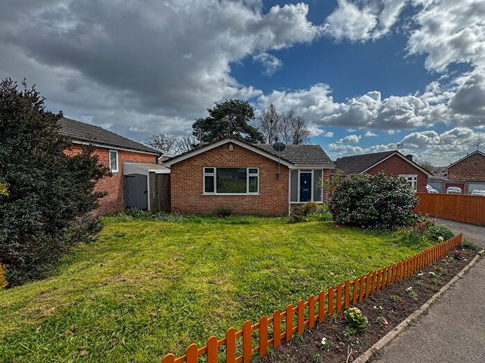 3 Bedroom Bungalow For Sale In Cutlers Place, Wimborne, BH21