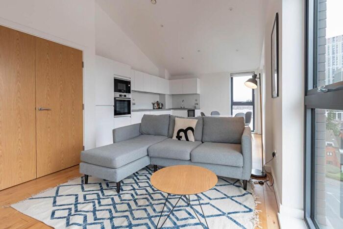 2 Bedroom Penthouse For Sale In Arden Gate, Communication Row, Birmingham, B15