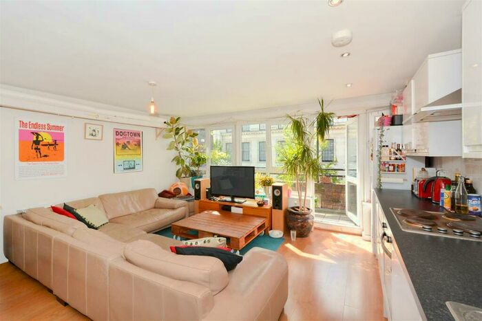 4 Bedroom Maisonette To Rent In James Docherty House, Patriot Square, London, E2