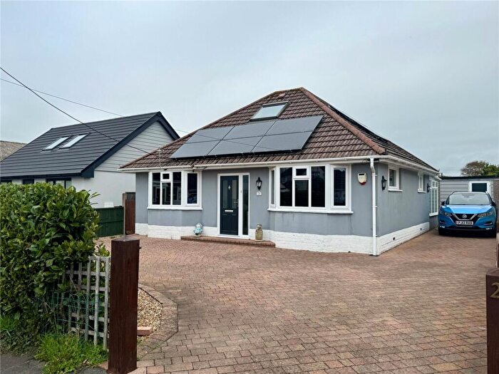 3 Bedroom Bungalow For Sale In Beechwood Avenue, New Milton, Hampshire, BH25