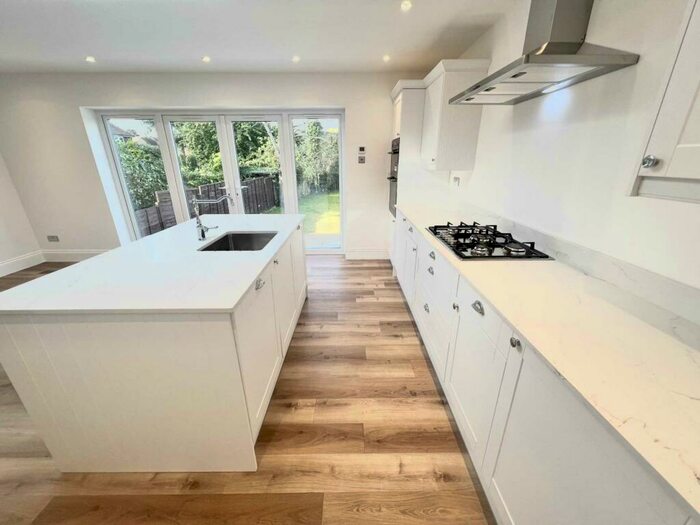 3 Bedroom Semi-Detached House To Rent In Cedar Road, CM13