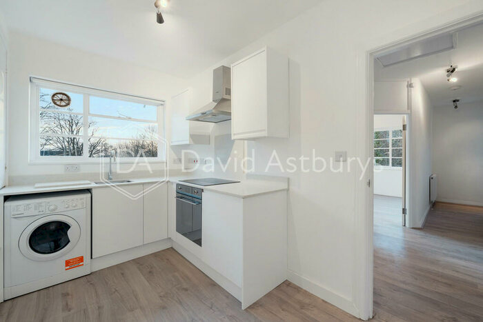 2 Bedroom Apartment To Rent In Denison Close, East Finchley, London, N2