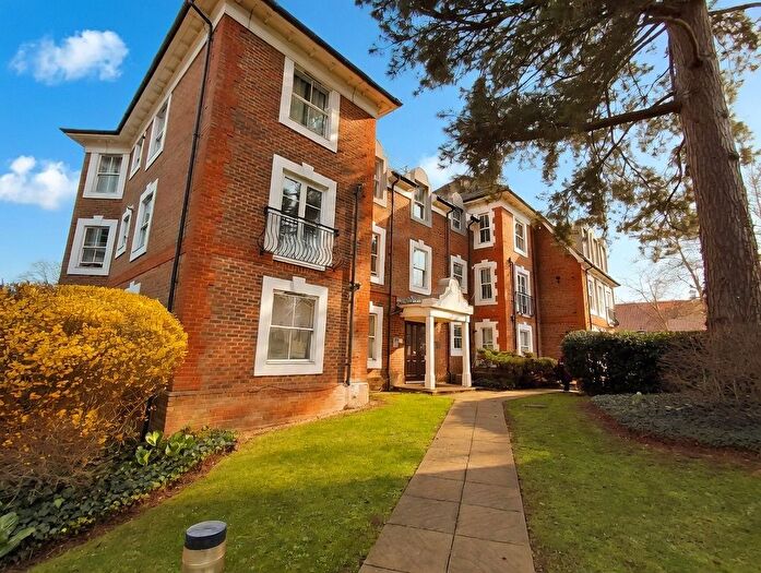 Studio To Rent In Devonshire House, Woodside Park, N12