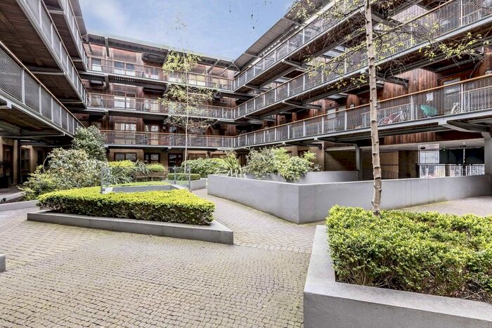 2 Bedroom Flat To Rent In Banister Road, London, W10