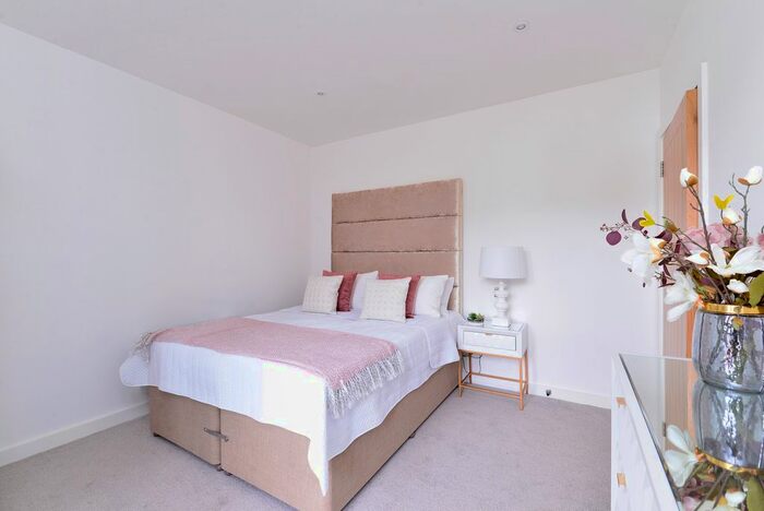 1 Bedroom Flat To Rent In Thackeray Lane, Godalming, Surrey, GU7