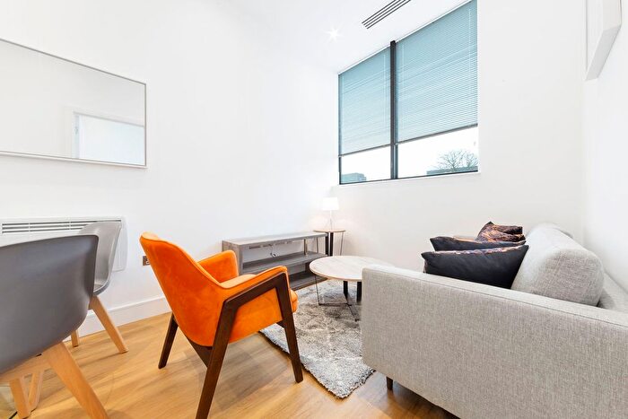 1 Bedroom Flat To Rent In Atria House, Slough, London, SL1