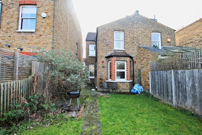 1 Bedroom Flat To Rent In South Park Road, London, SW19