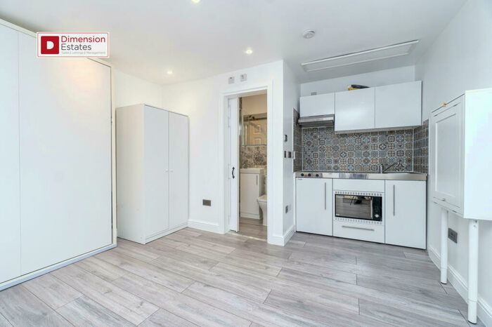 Flat To Rent In Lower Clapton Road, Hackney, E5