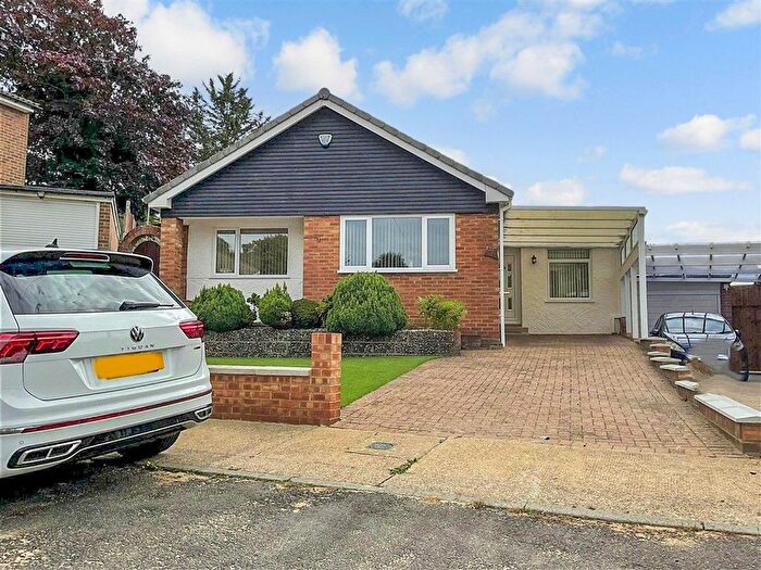 2 Bedroom Detached Bungalow For Sale In Earl Close, Walderslade, Chatham, Kent, ME5