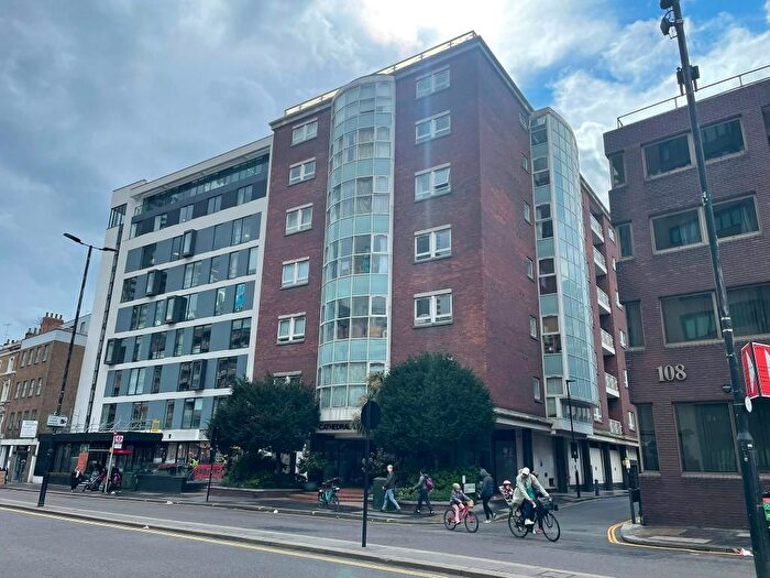 2 Bedroom Flat For Sale In Cathedral Lodge, - Aldersgate Street, Barbican, London, EC1A