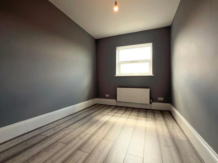 2 Bedroom Property To Rent In Frances Street, London, SE18