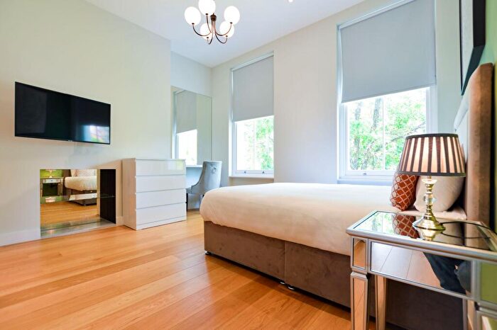 2 Bedroom Apartment To Rent In Flat C, Hampstead Hill Gardens, Hampstead, NW3