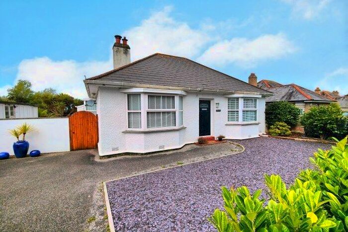 4 Bedroom Bungalow To Rent In Grove Hill, Falmouth, TR11