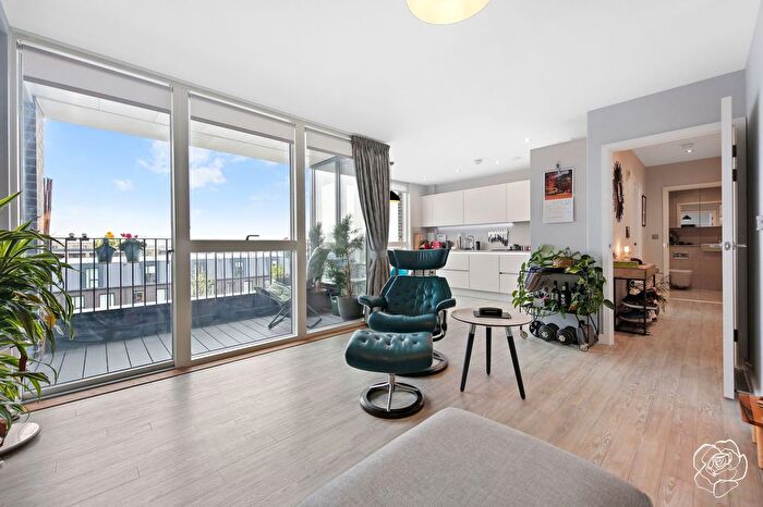1 Bedroom Flat For Sale In Hyett Court, Honour Lea Avenue, Stratford, E20