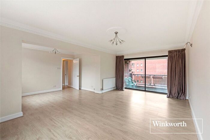 2 Bedroom Flat To Rent In Spencer Close, Finchley, London, N3