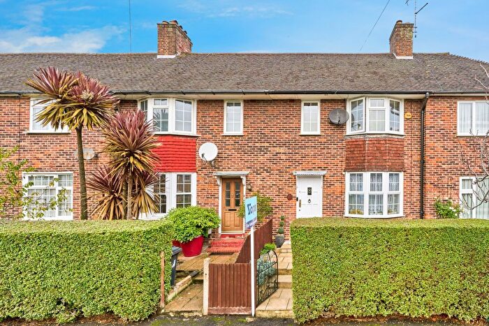 4 Bedroom Terraced House For Sale In Homefarm Road, London, W7