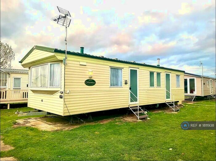 3 Bedroom Mobile Home To Rent In Seawick, Clacton, CO16