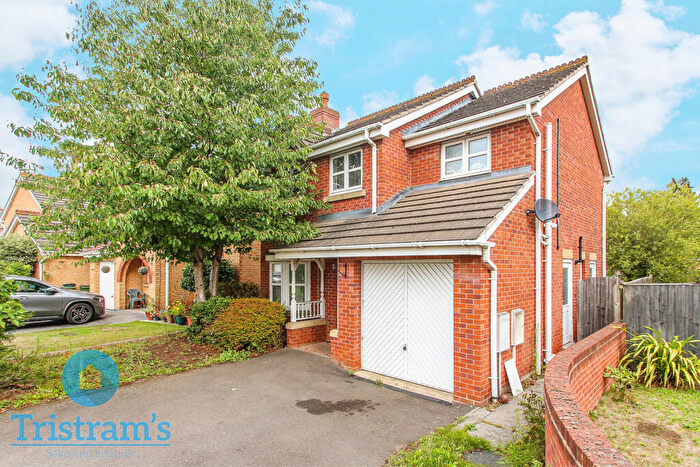 3 Bedroom Detached House For Sale In Cairns Close, Leicester, LE3