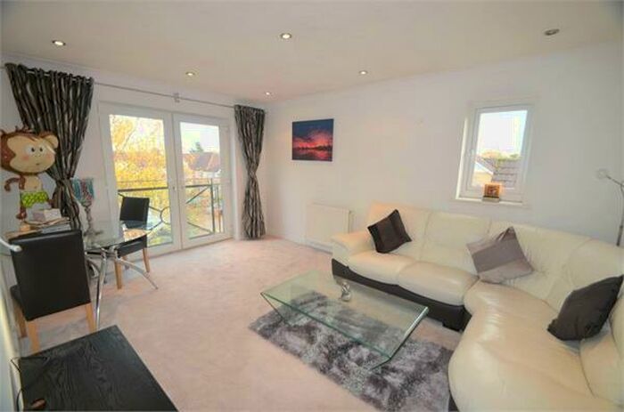 2 Bedroom Flat To Rent In Grenville Place, Mill Hill, NW7