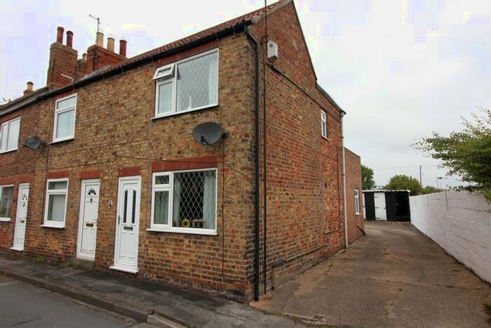 2 Bedroom Property To Rent In Manor Road, Preston, Hull, HU12