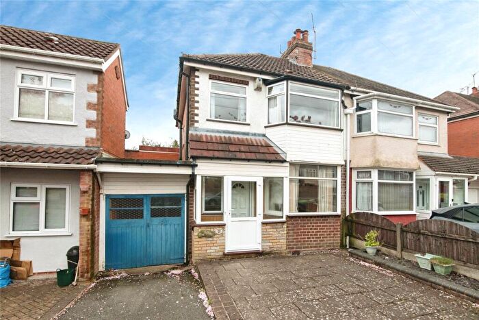 3 Bedroom Semi-Detached House For Sale In Elm Croft, Oldbury, West Midlands, B68