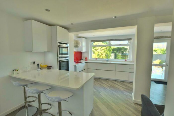 4 Bedroom Detached House For Sale In Upton Way, Broadstone, Dorset, BH18