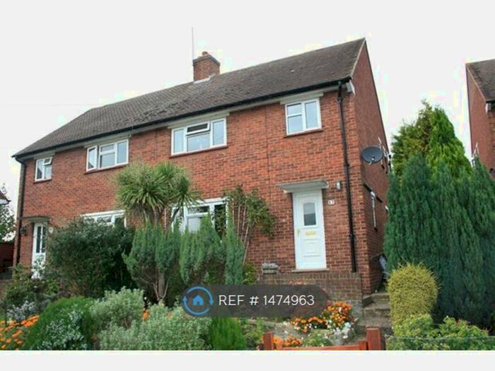 3 Bedroom Semi-Detached House To Rent In Larchfield Road, Maidenhead, SL6