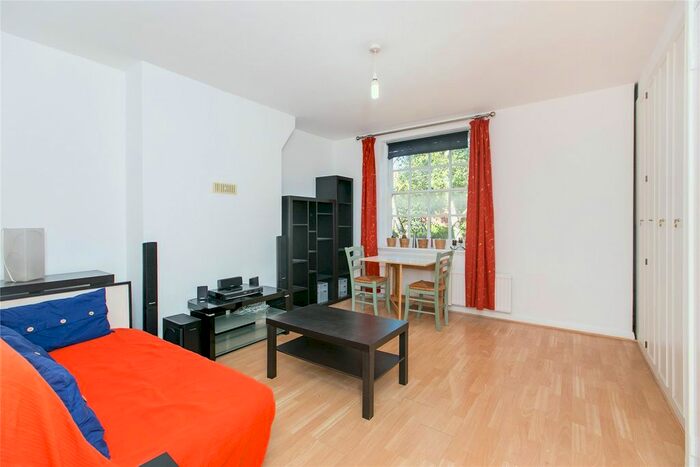 Studio To Rent In Morland House, Lancaster Road, London, W11