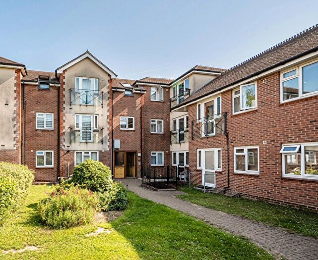 1 Bedroom Flat For Sale In Botley Road, Park Gate, Southampton, Hampshire, SO31