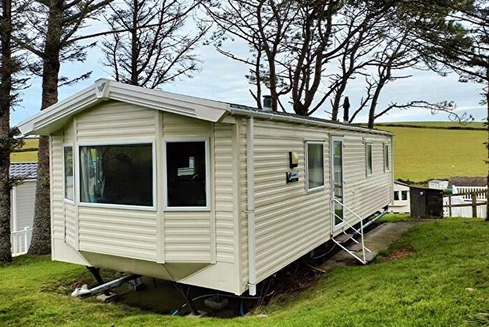 2 Bedroom Park Home For Sale In Newquay, TR8