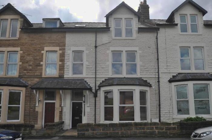 Studio To Rent In Grove Park Terrace, Harrogate, North Yorkshire, HG1