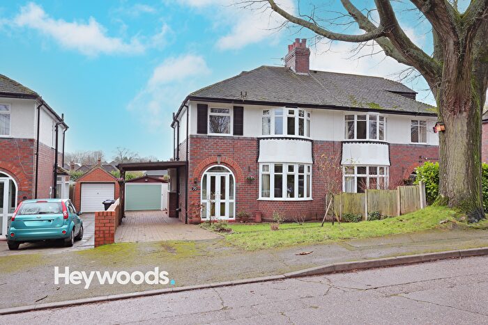 4 Bedroom Semi Detached House For Sale In Beresford Crescent, Westlands, Newcastle-Under-Lyme, Staffordshire, ST5