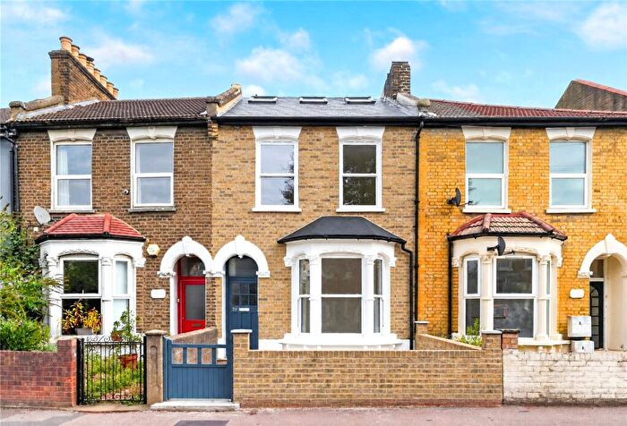 2 Bedroom Flat For Sale In Woodhouse Road, Leytonstone, London, E11