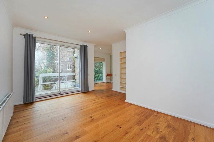 2 Bedroom Flat To Rent In Harcourt Terrace, London, SW10