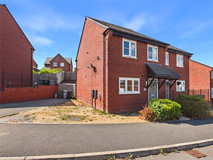 3 Bedroom Semi Detached House For Sale In Lomas Way, Congleton, Cheshire, CW12