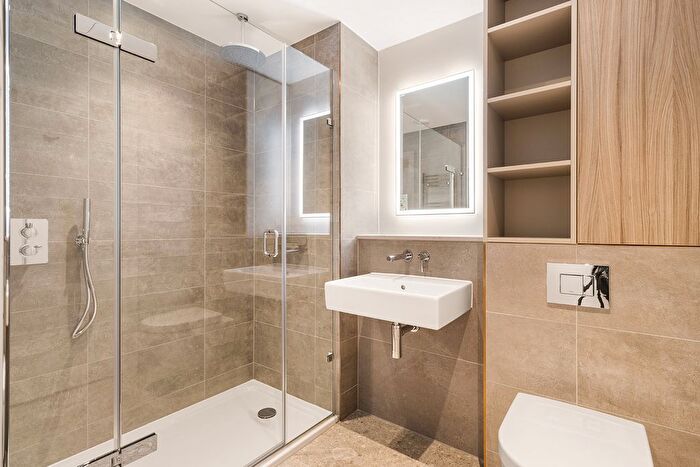 1 Bedroom Flat To Rent In Nine Elms Lane, London, SW11