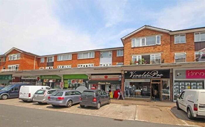 3 Bedroom Flat To Rent In The Avenue, Sunbury-On-Thames, TW16