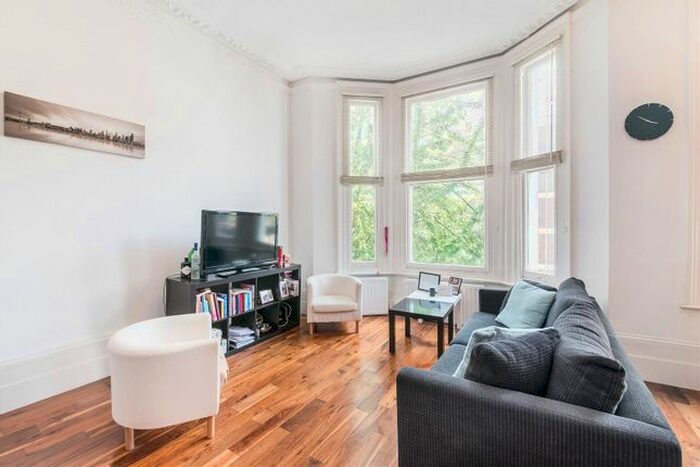 2 Bedroom Flat To Rent In Castletown Road, Baron's Court, London, W14
