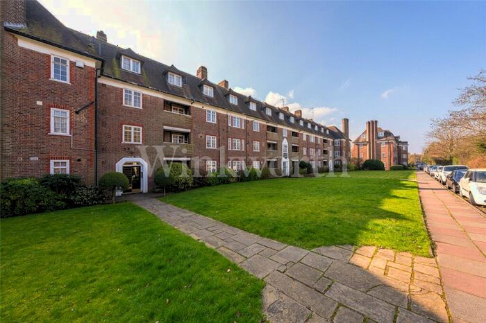 2 Bedroom Apartment To Rent In Lyttelton Road, London, N2