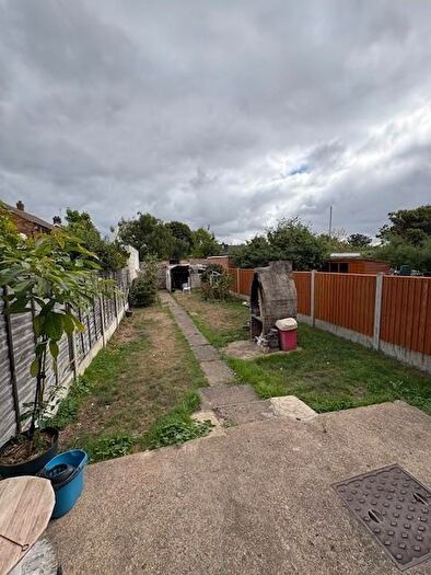 3 Bedroom End Of Terrace House To Rent In Charlotte Road, Dagenham, RM10