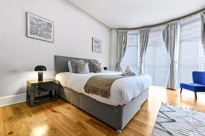 4 Bedroom Apartment To Rent In Hyde Park Mansions, Transept Street, Marylebone, NW1